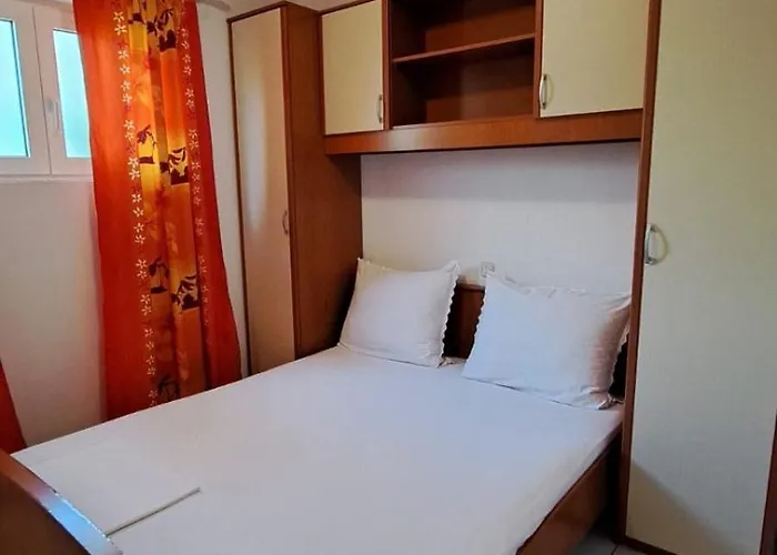 Daire Zderic Gradac (Split-Dalmatia)