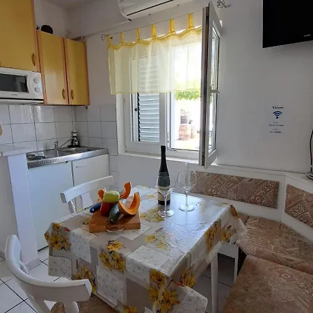 Zderic Apartament *