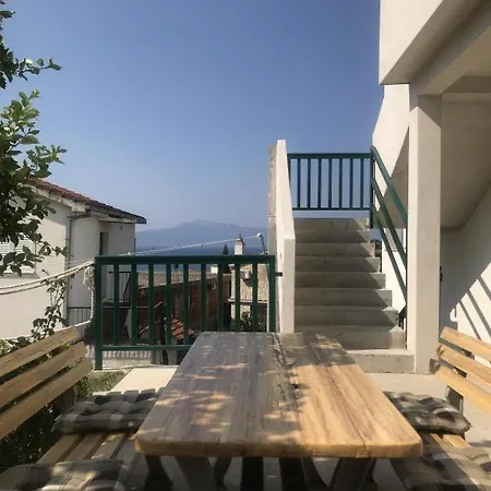 Zderic * Gradac (Split-Dalmatia)