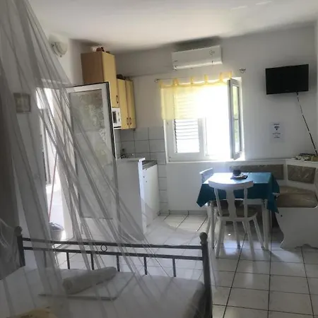 Zderic Apartament *